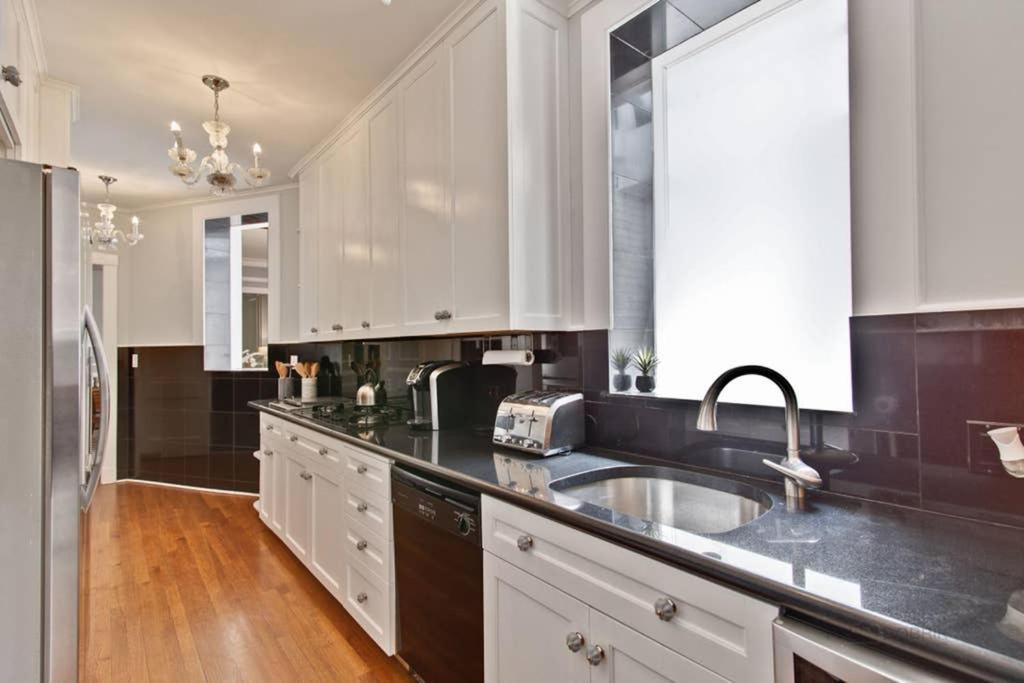 Villa Historic Luxury Townhouse In Downtown Chicago Exterior foto